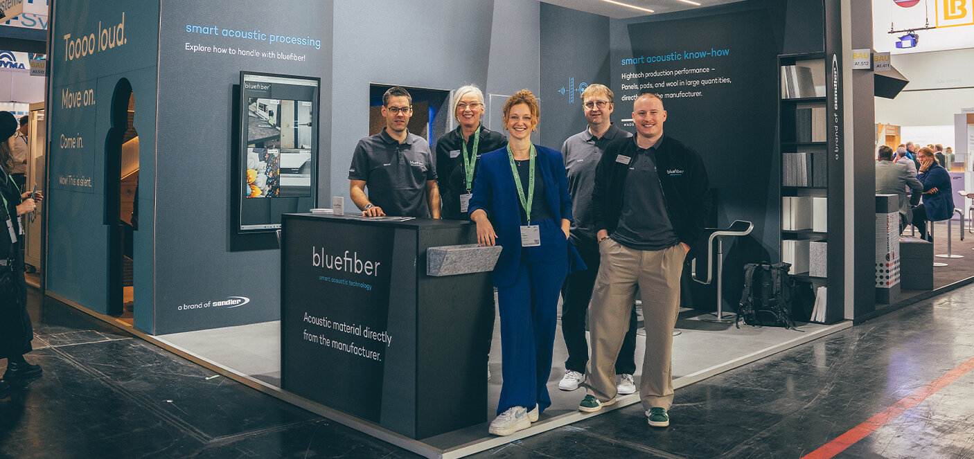 Messeauftritt bluefiber mit Messeteam | Sandler Group
