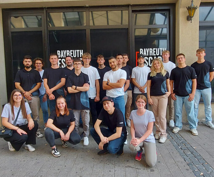 Gruppenbild der neuen Kolleginnen und Kollegen | Sandler Group