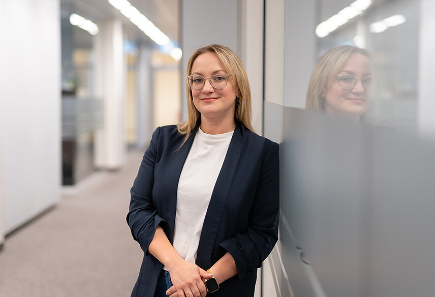 Contact Julia Siegeris | Sandler Group