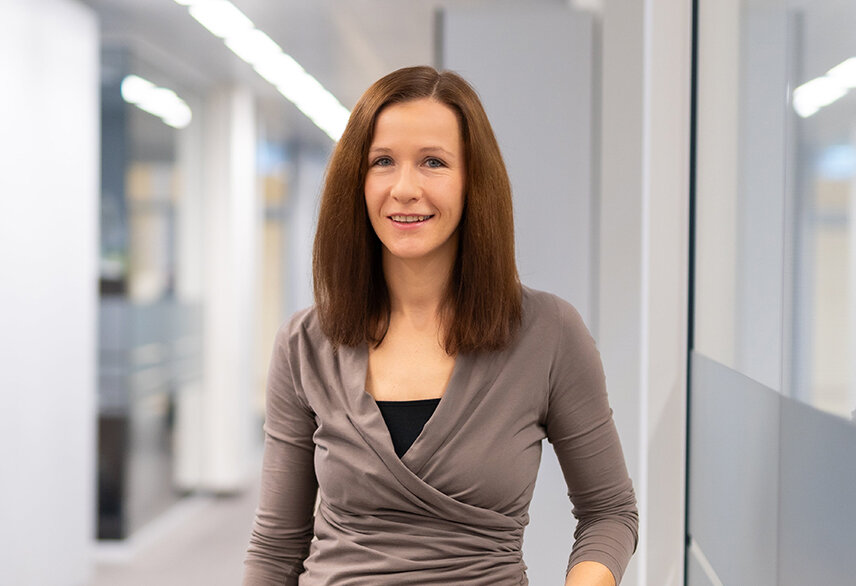 Ansprechpartnerin Rebecca Winter | Sandler Group